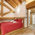Aux Pieds Du Malatra' 1