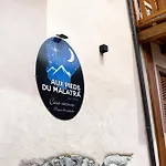 Apartment Aux Pieds Du Malatra' 1 *