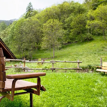 Aux Pieds Du Malatra' 1 *