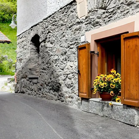 Aux Pieds Du Malatra' 1 Apartment Saint-Rhemy-En-Bosses