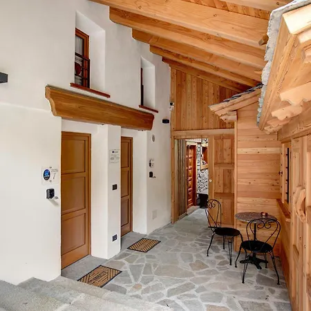 Aux Pieds Du Malatra' 1 아파트 *