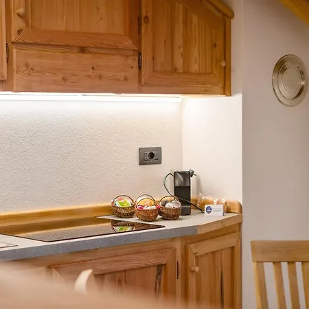 Aux Pieds Du Malatra' 1